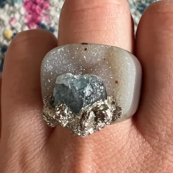 Raw Tigers Eye carved crystal ring, druzy and tourmaline, statement piece - Picture 2 of 6